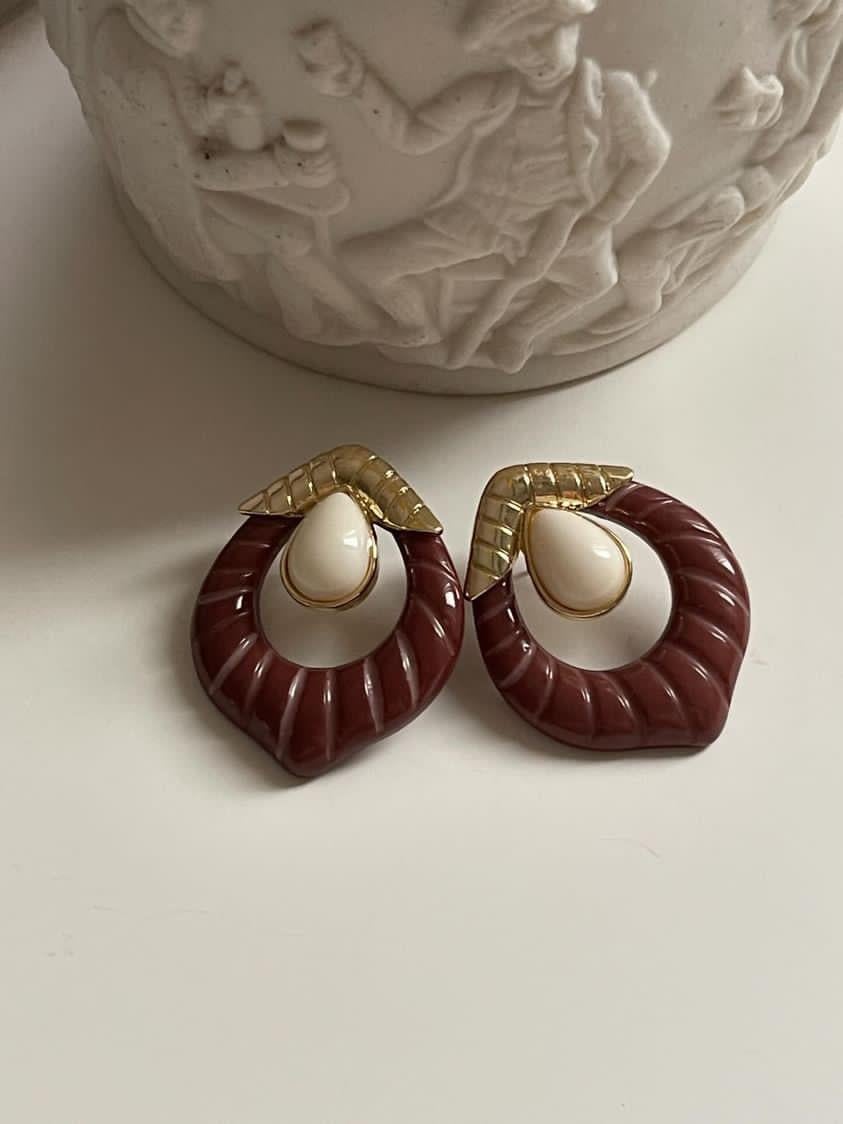 Gold Detaylı Kahve Reçine Küpe (3.20 Cm)