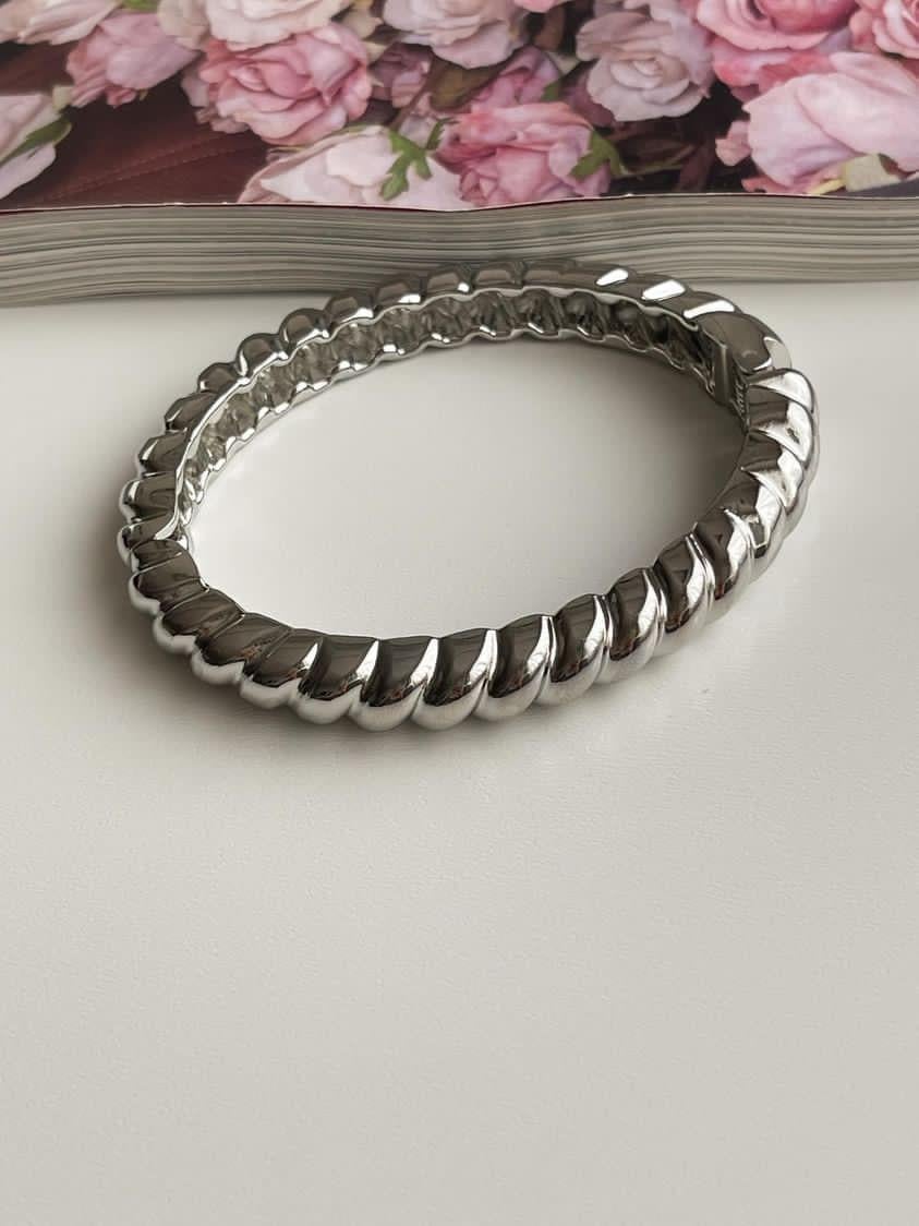 Gümüş Renk Burgu Vintage Yaylı Kelepçe Bileklik 