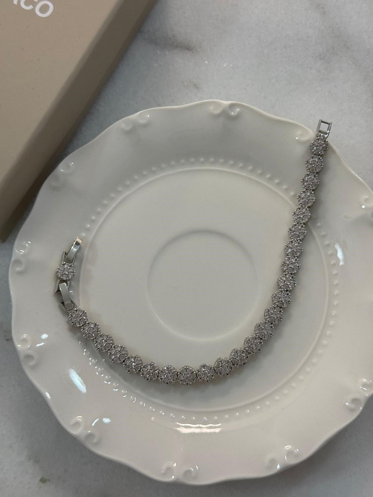 Gümüş Renk Zirkon Taşlı Premium Bileklik (20 Cm)