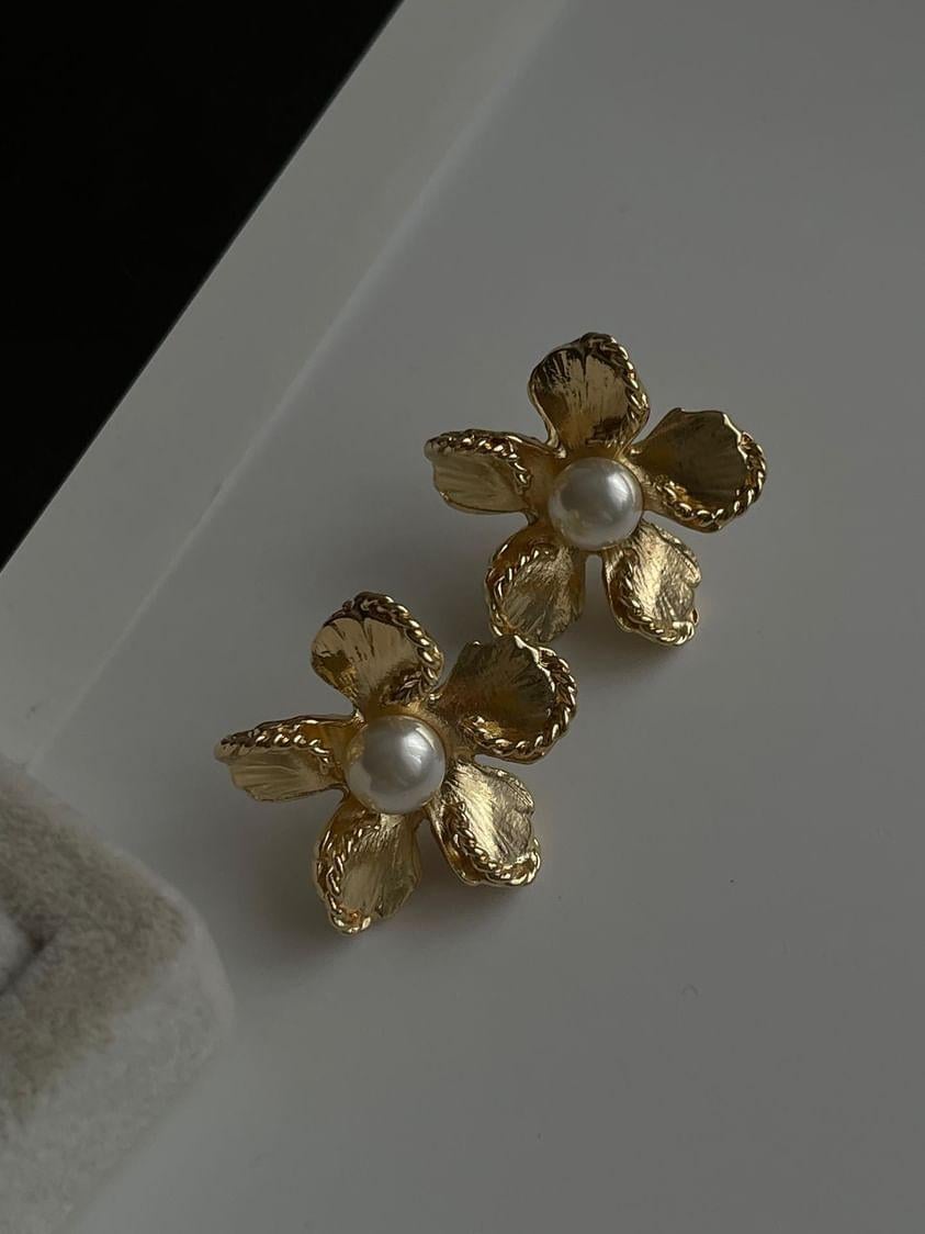 İncili Çiçek Küpe (2.5 Cm)