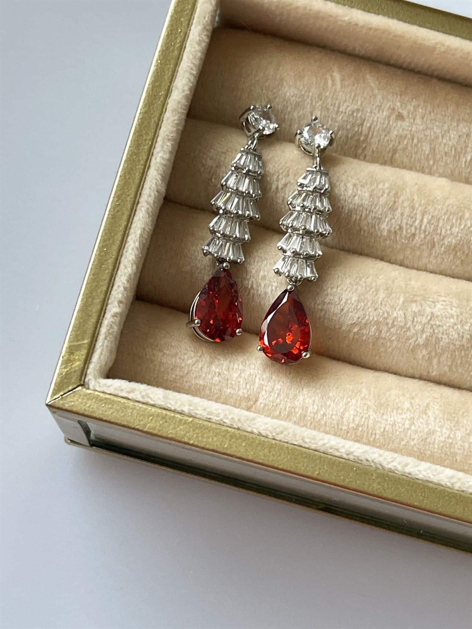 İthal Kırmızı Damla Taşlı Baget Küpe (4 Cm)
