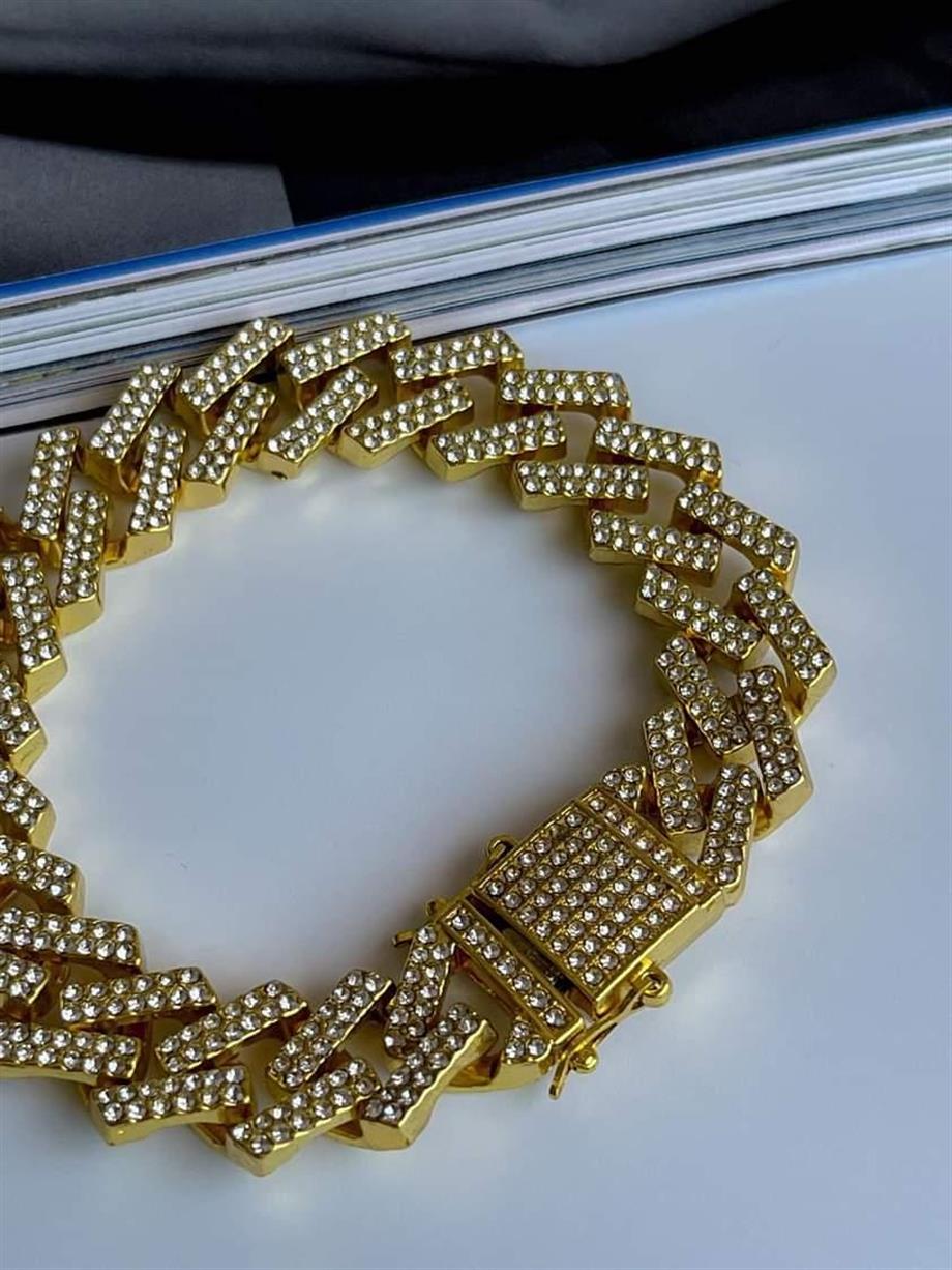 Özel Altın Kaplama Zirkon Taşlı Vip Kalın Bileklik (22 Cm)