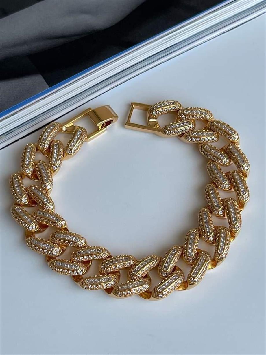 Özel Altın Kaplama Zirkon Taşlı Vip Kalın Bileklik (21 Cm)