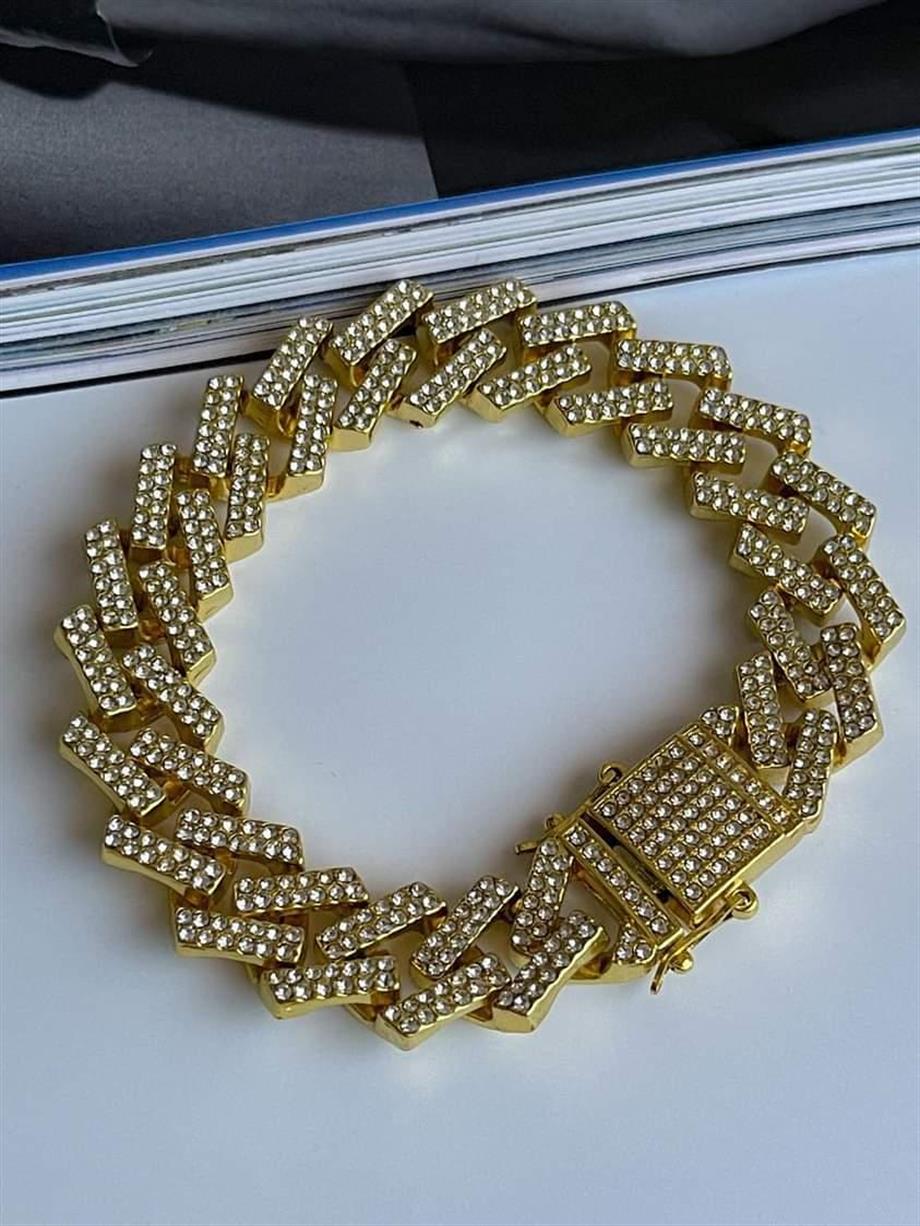 Özel Altın Kaplama Zirkon Taşlı Vip Kalın Bileklik (22 Cm)