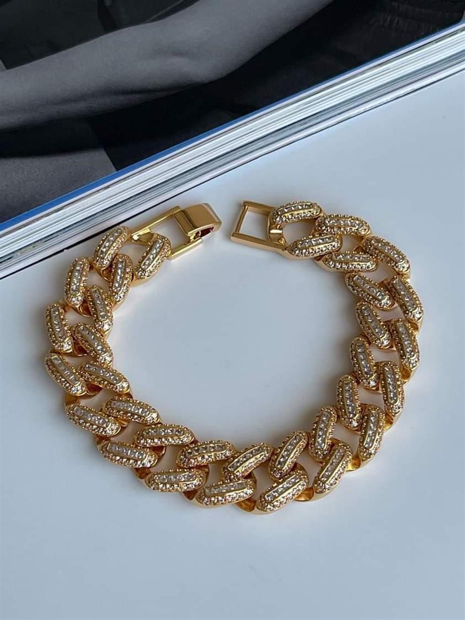 Özel Altın Kaplama Zirkon Taşlı Vip Kalın Bileklik (21 Cm)