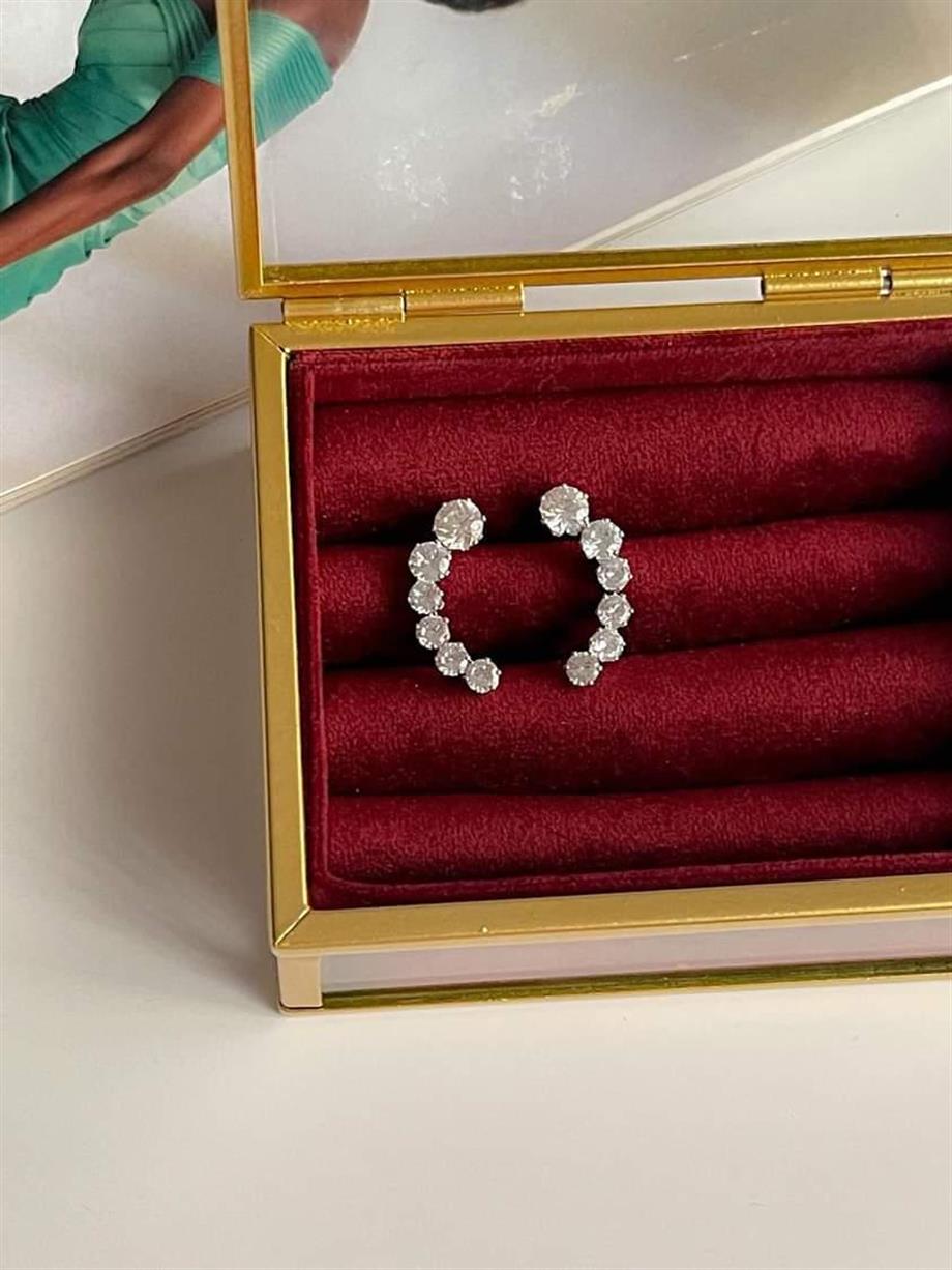 Özel Kaplama Baget Taşlı Gümüş Renk Küpe  (2.40 Cm)