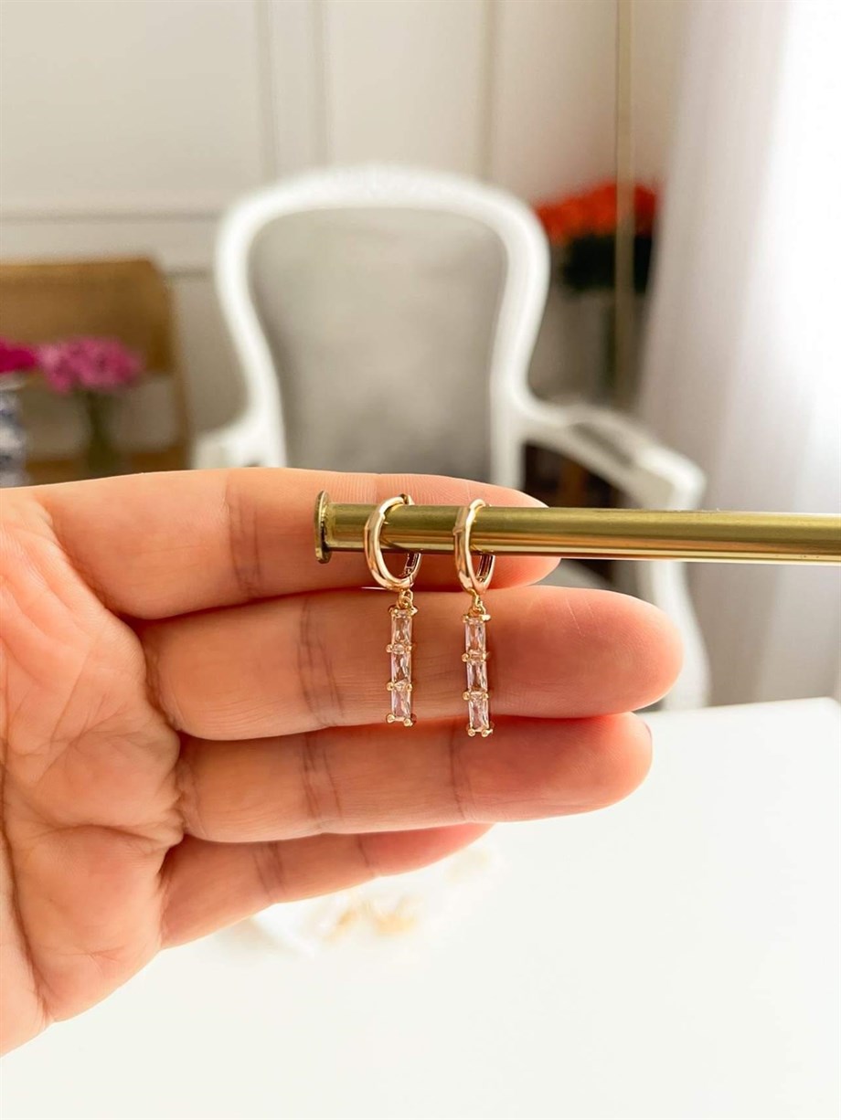 Özel Kaplama Baget Taşlı Narin Küpe (3 Cm)