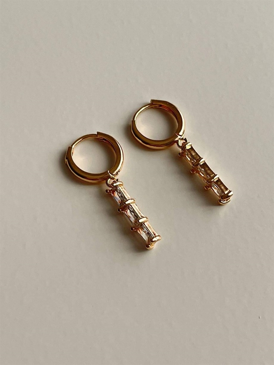 Özel Kaplama Baget Taşlı Narin Küpe (3 Cm)