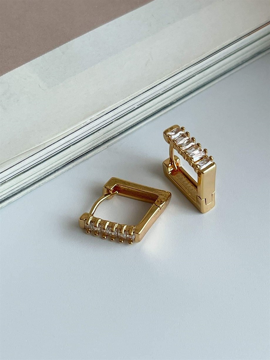 Özel Kaplama Baget Taşlı Üçgen Küpe (1.5 Cm)