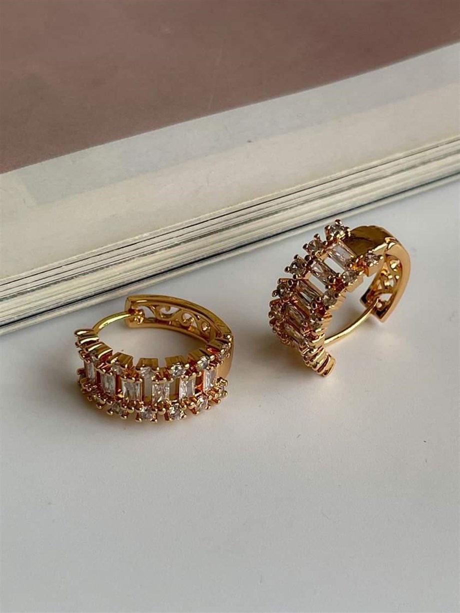 Özel Kaplama Gold Renk Baget Taşlı Küpe (1.80 Cm)