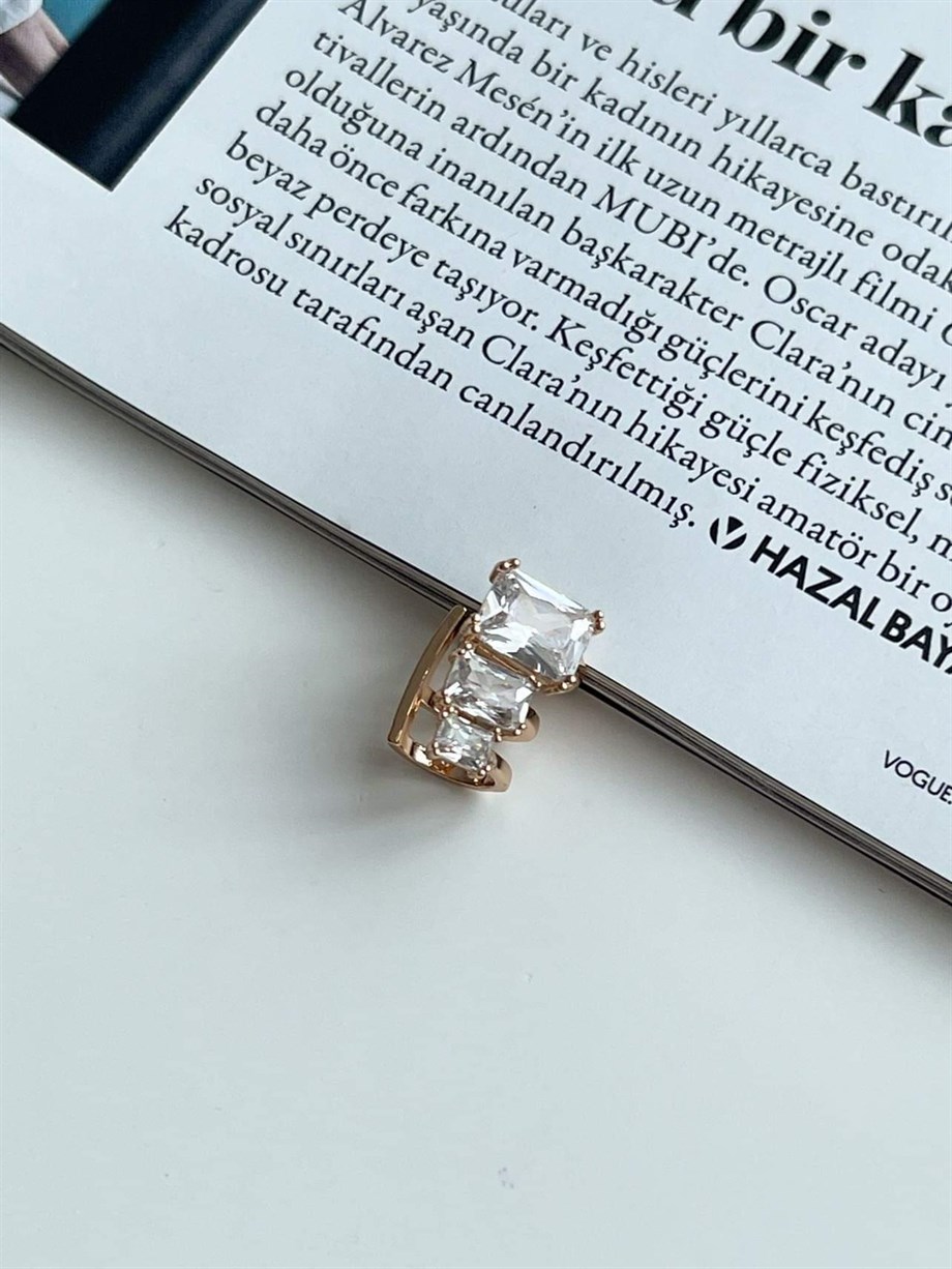 Özel Kaplama Gold Renk Baget Taşlı Tekli Ear Cuff Küpe (1.50 Cm)