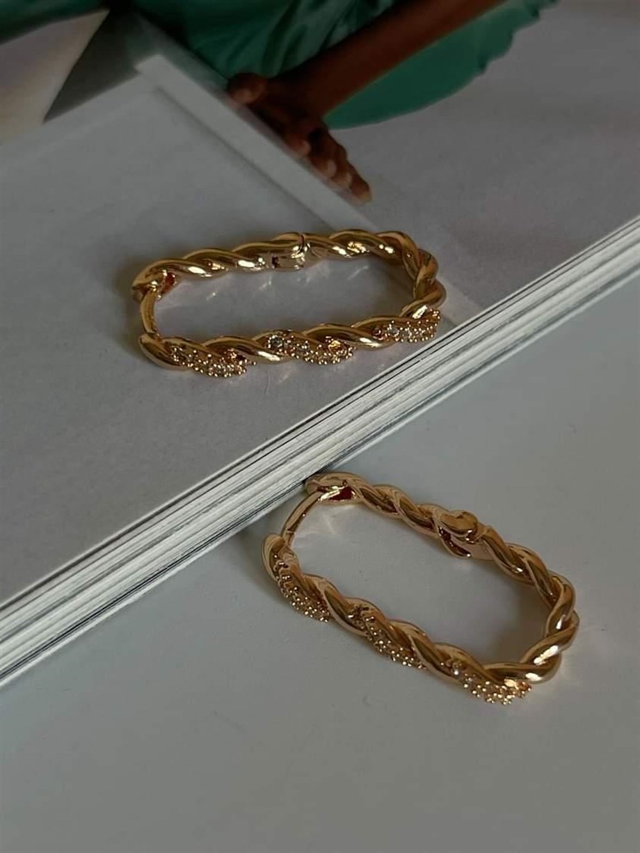 Özel Kaplama Gold Renk Zirkon Taşlı Kare Küpe (2.5 Cm)