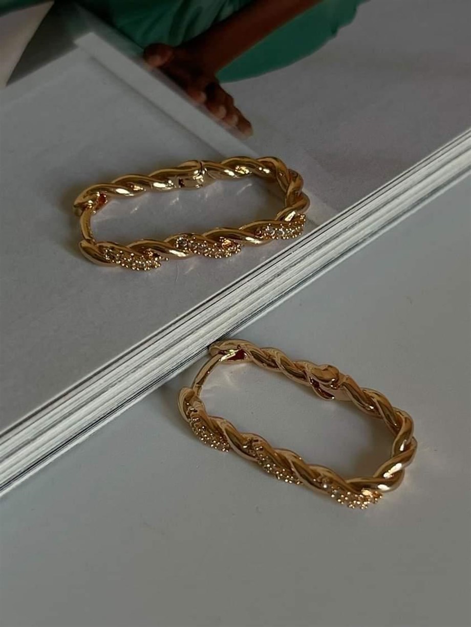 Özel Kaplama Gold Renk Zirkon Taşlı Kare Küpe (2.5 Cm)