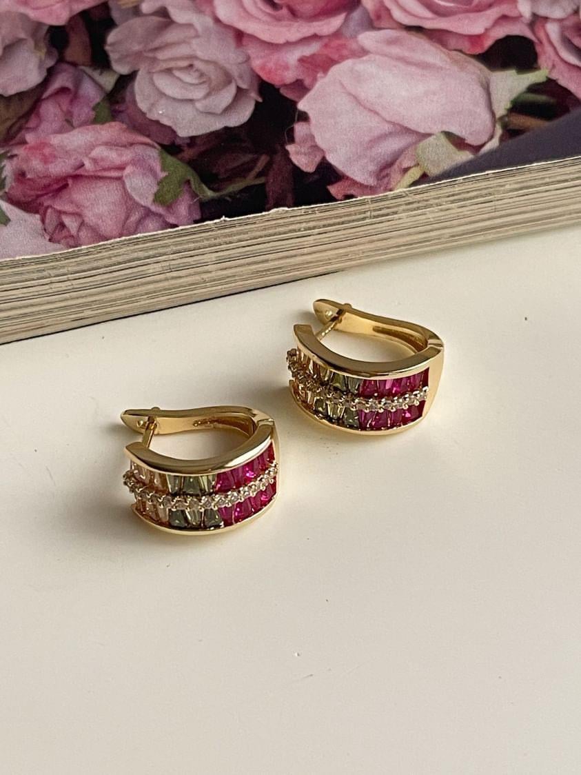 Özel Kaplama Gold Renkli Taşlı Baget Taşlı Luna Küpe (1.60 Cm)