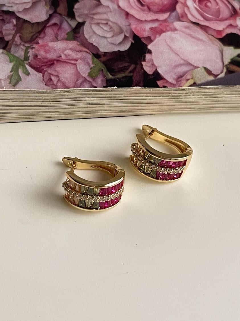 Özel Kaplama Gold Renkli Taşlı Baget Taşlı Luna Küpe (1.60 Cm)