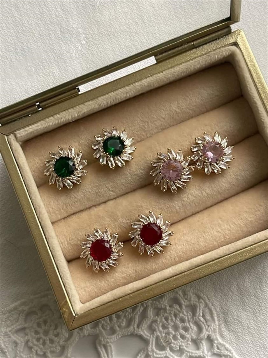 Özel Kaplama Gold Yeşil Baget Taşlı Küpe (1 Cm)