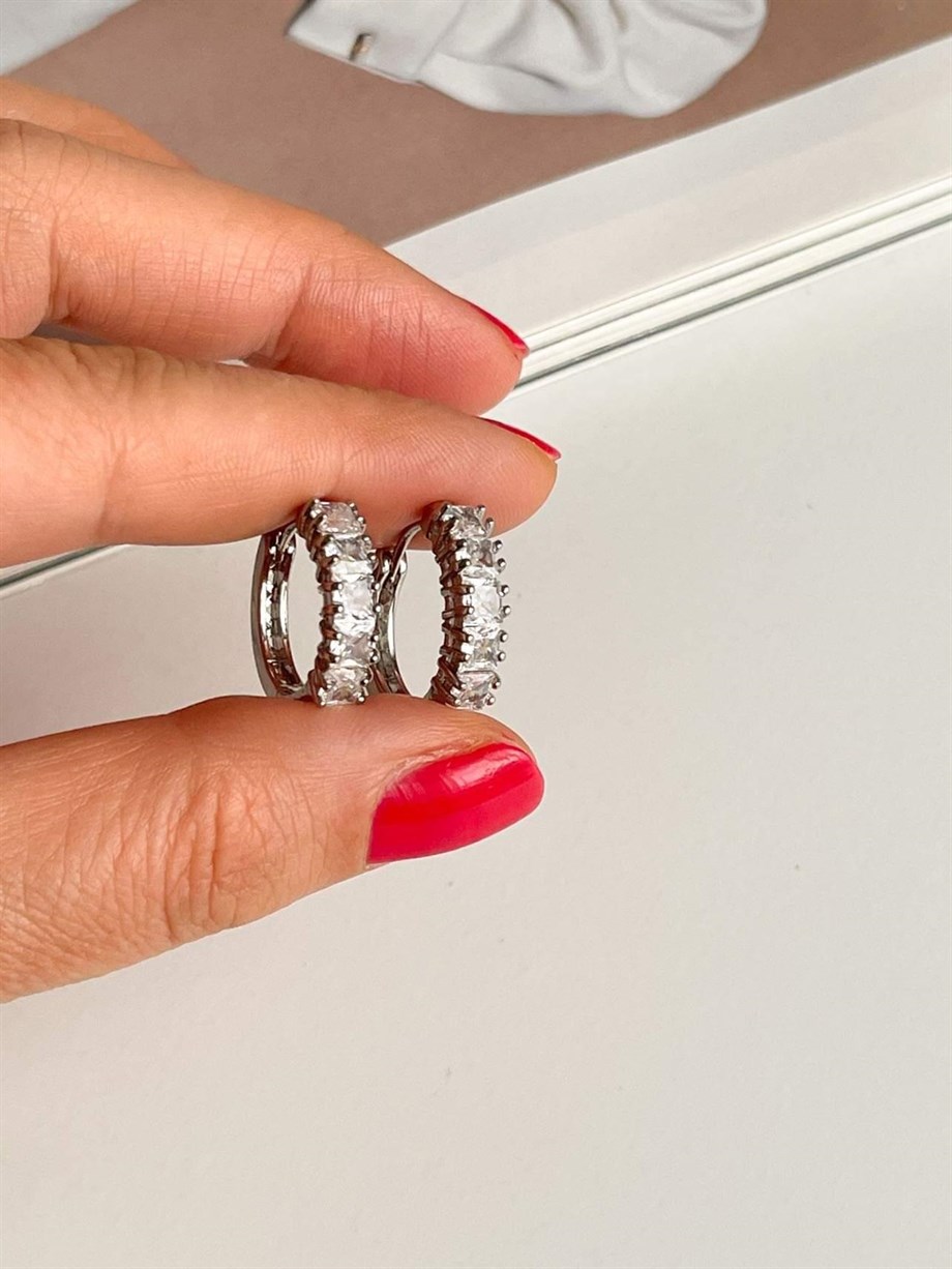 Özel Kaplama Gümüş Renk Baget Taşlı Halka Küpe (2 Cm)