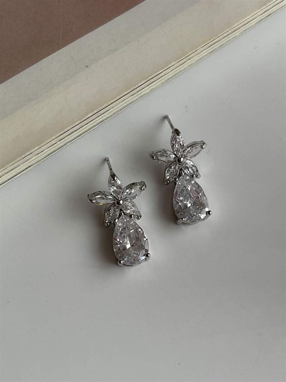 Özel Kaplama Gümüş Renk Baget Taşlı Küpe (2.5 Cm)