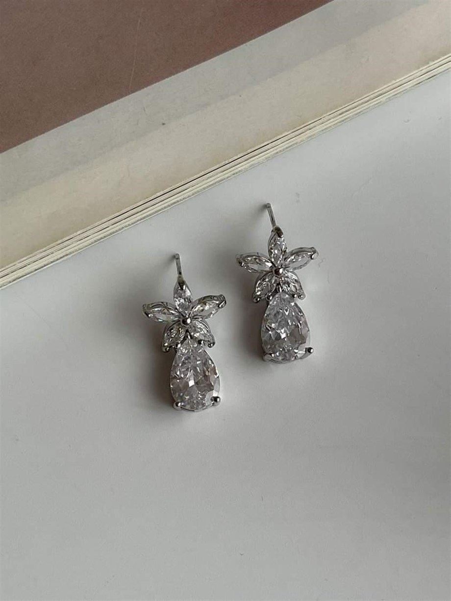 Özel Kaplama Gümüş Renk Baget Taşlı Küpe (2.5 Cm)