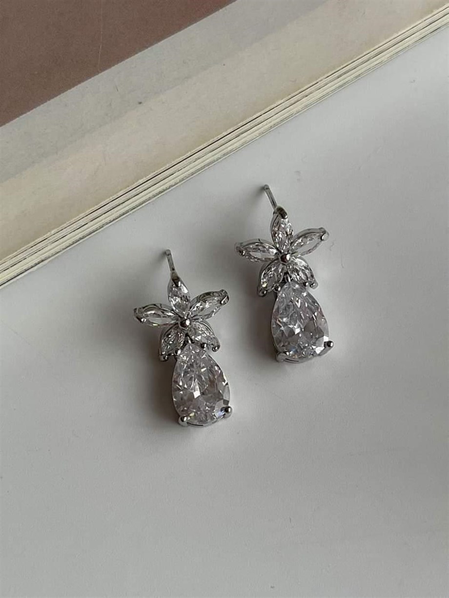 Özel Kaplama Gümüş Renk Baget Taşlı Küpe (2.5 Cm)