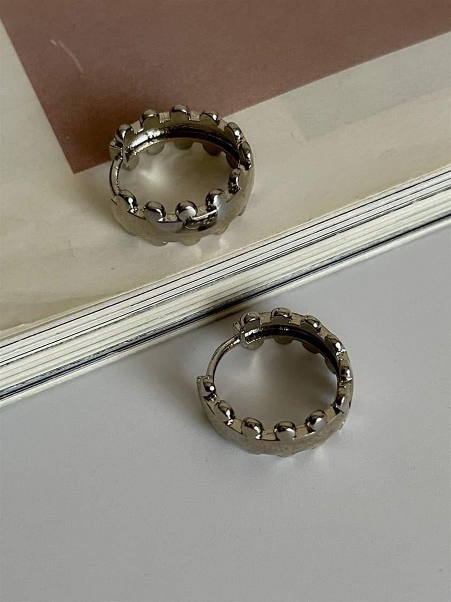 Özel Kaplama Gümüş Renk Kenarları Pırpırlı Halka Küpe (1.60 Cm)