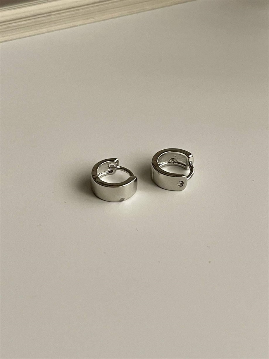 Özel Kaplama Gümüş Renk Tek Taşlı Mini Halka Küpe (1 Cm)