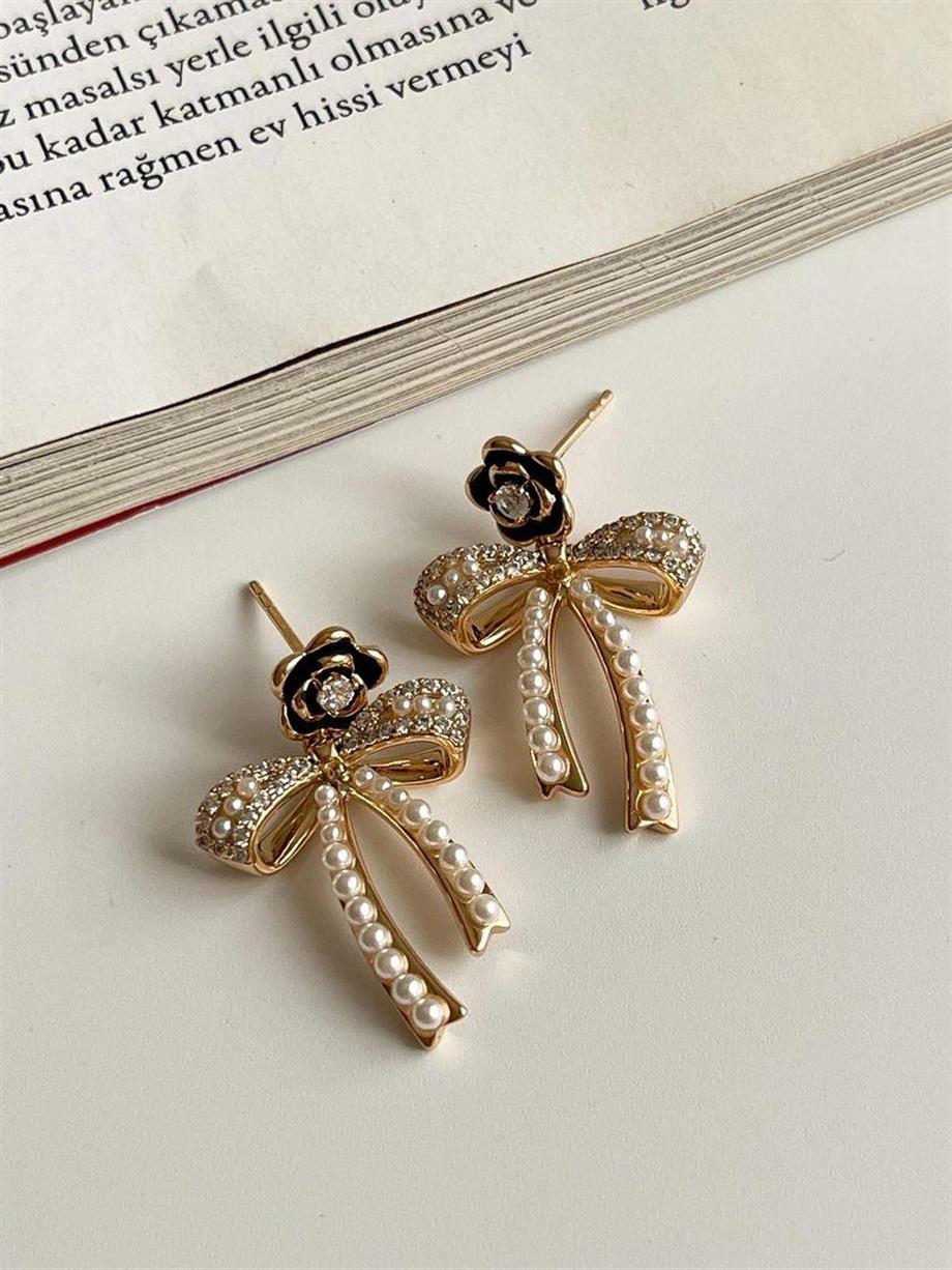 Özel Kaplama Xuping Siyah Gül İncili Fiyonk Küpe (2.5 Cm)