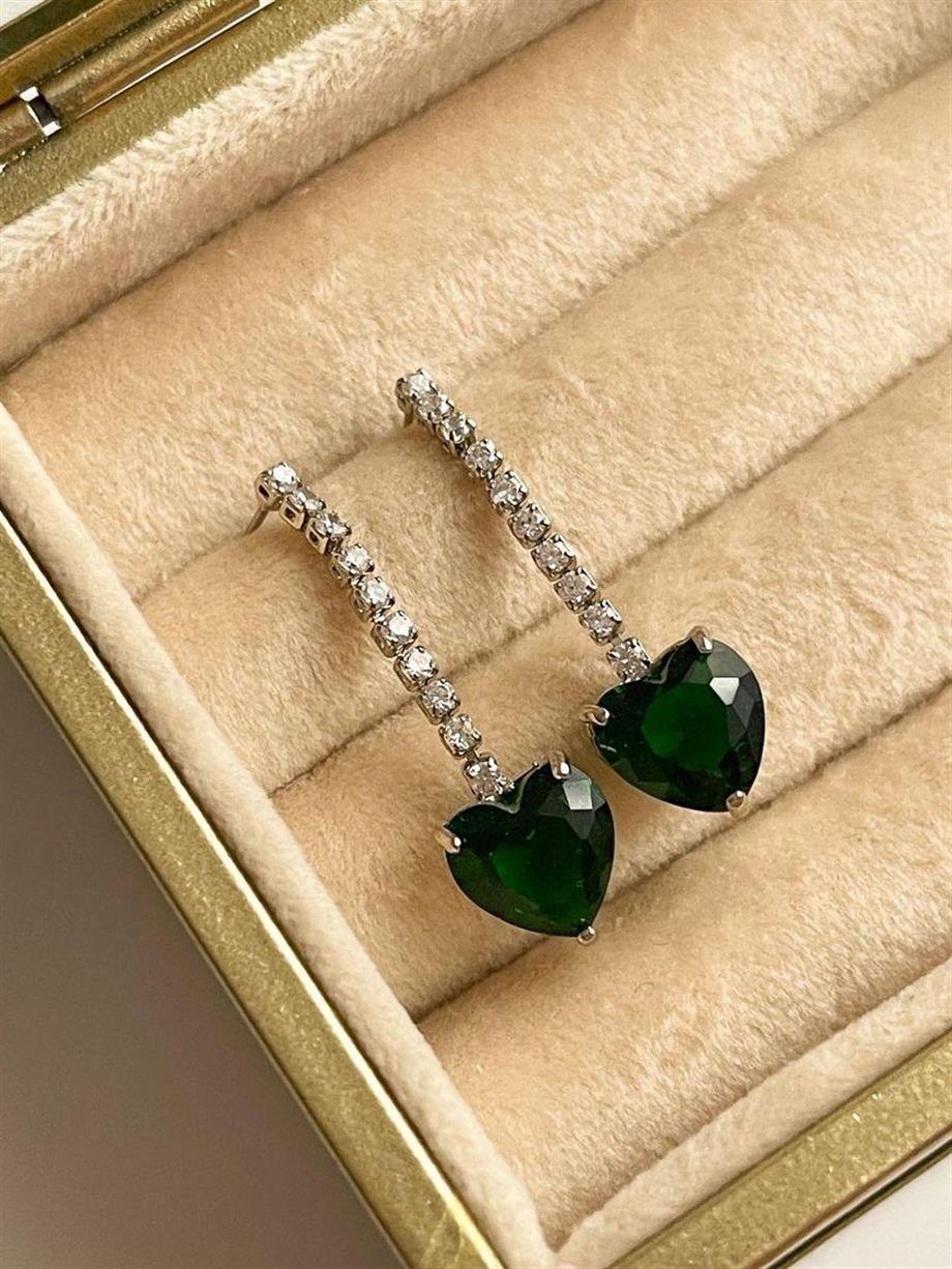 Özel Kaplama Zirkon Taşlı Yeşil Kalpli Küpe (3.30 Cm)