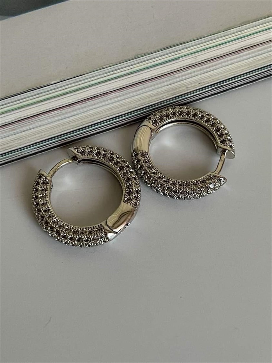 Özel Seri Gümüş Renk Zirkon Taşlı Halka Küpe (2 Cm)