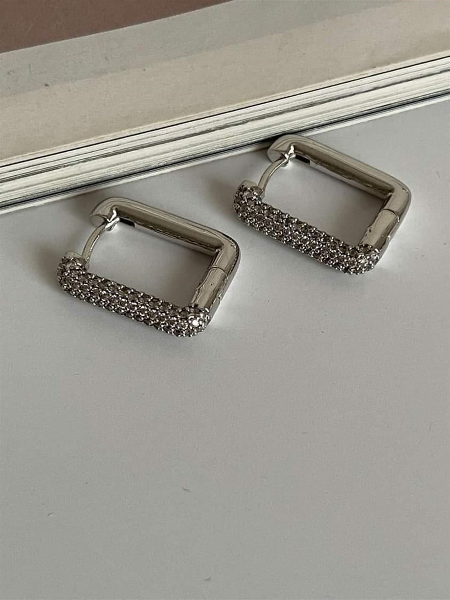 Özel Seri Gümüş Renk Zirkon Taşlı Kare Küpe (2.10 Cm)