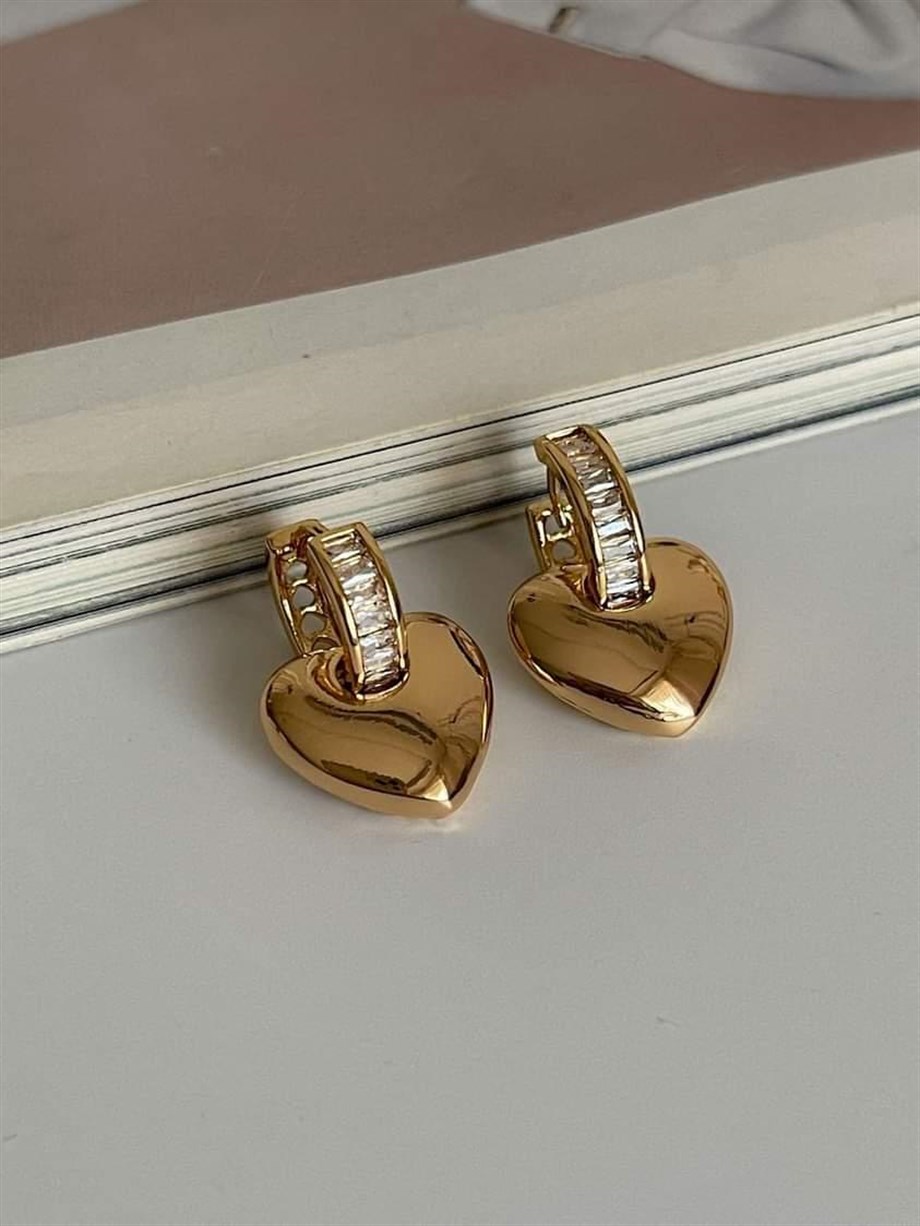 Özel Seri Vip Baget Taşlı Kalp Küpe (2 Cm)