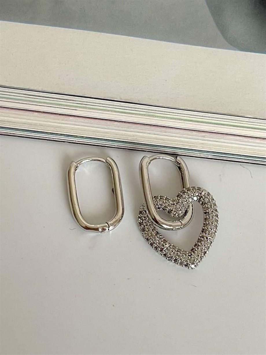 Özel Seri Vip Gümüş Renk Kalpli Küpe (3.20 Cm)