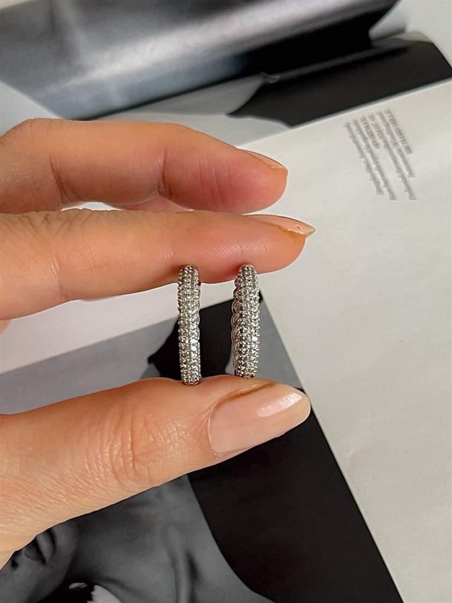 Özel Seri Vip Gümüş Renk Taşlı Arkası Burgu Halka Küpe (2.20 Cm)