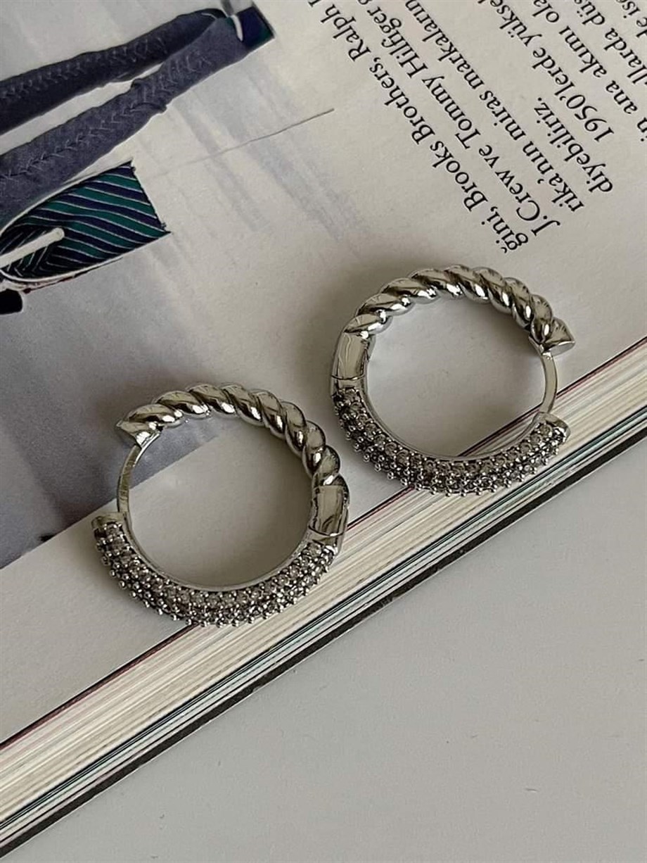 Özel Seri Vip Gümüş Renk Taşlı Arkası Burgu Halka Küpe (2.20 Cm)