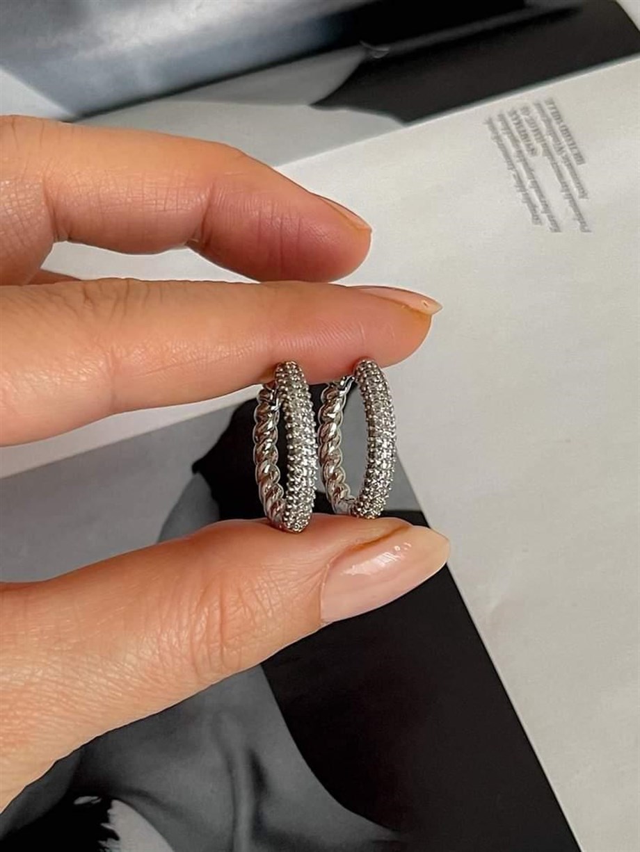 Özel Seri Vip Gümüş Renk Taşlı Arkası Burgu Halka Küpe (2.20 Cm)