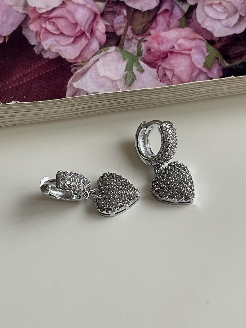 Özel Seri Vip Gümüş Renk Zirkon Taşlı Kalpli Küpe (2.30 Cm)