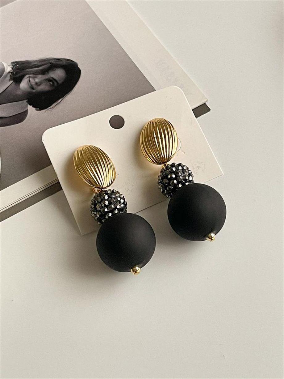 Siyah Gold Detaylı Küpe (5.5 Cm)