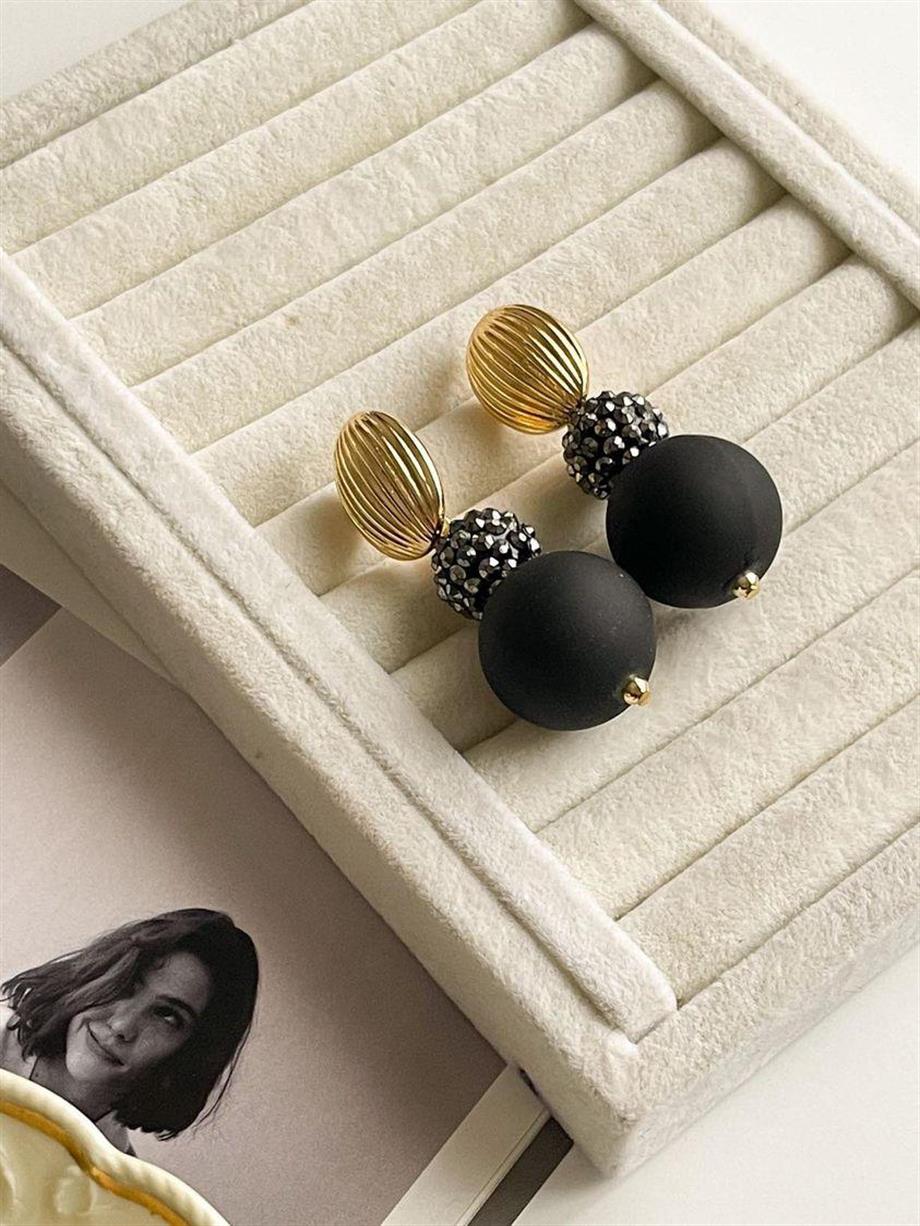 Siyah Gold Detaylı Küpe (5.5 Cm)