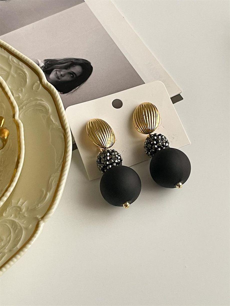 Siyah Gold Detaylı Küpe (5.5 Cm)