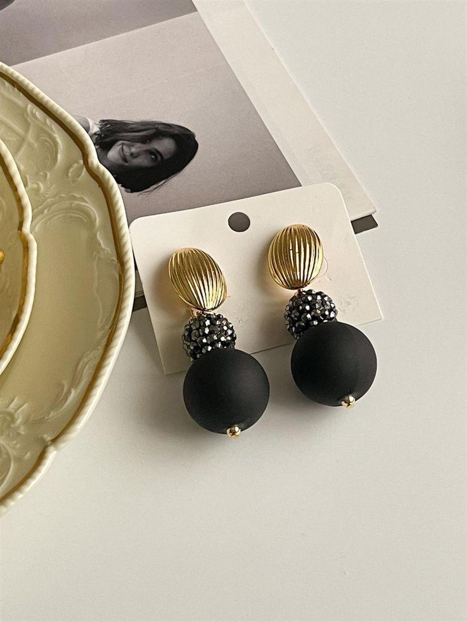 Siyah Gold Detaylı Küpe (5.5 Cm)