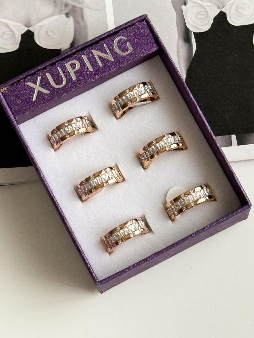 Xuping Gold Baget Taşlı Numaralı Yüzük (18 Numara)