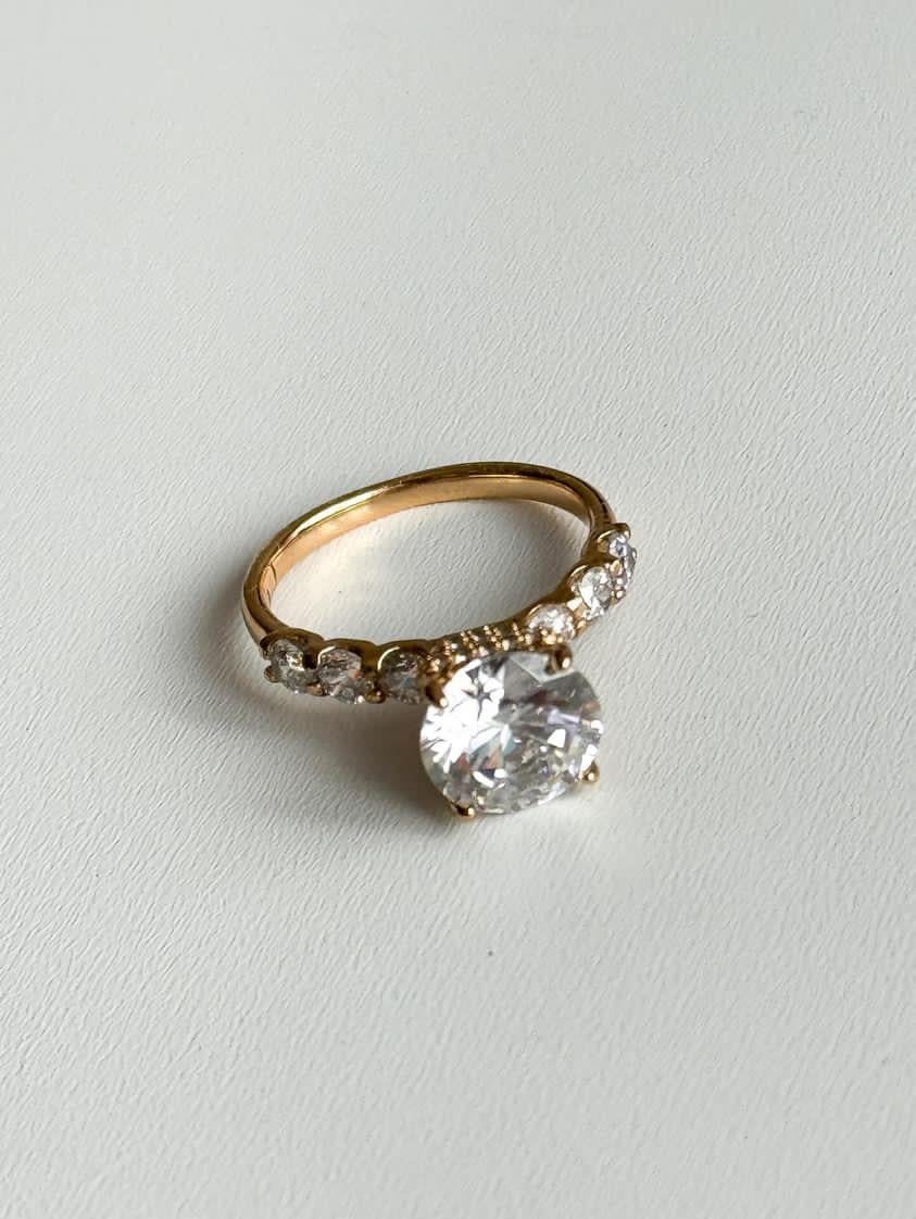 Xuping Gold Baget Taşlı Numaralı Yüzük (18 Numara)