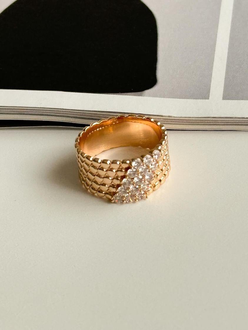 Xuping Gold Zirkon Taşlı Numaralı Kalın Yüzük (18 Numara)