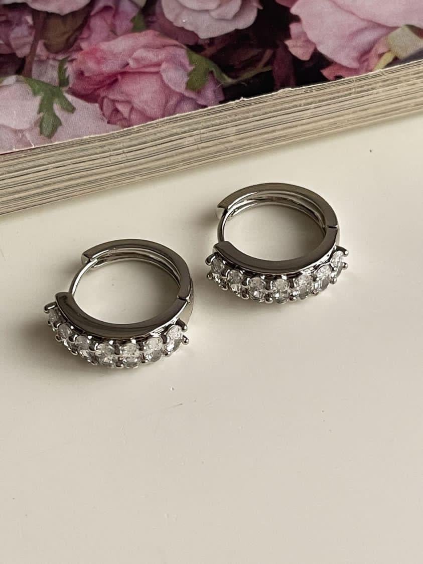 Xuping Gümüş Renk Baget Taşlı Luna Küpe (1.60 Cm)