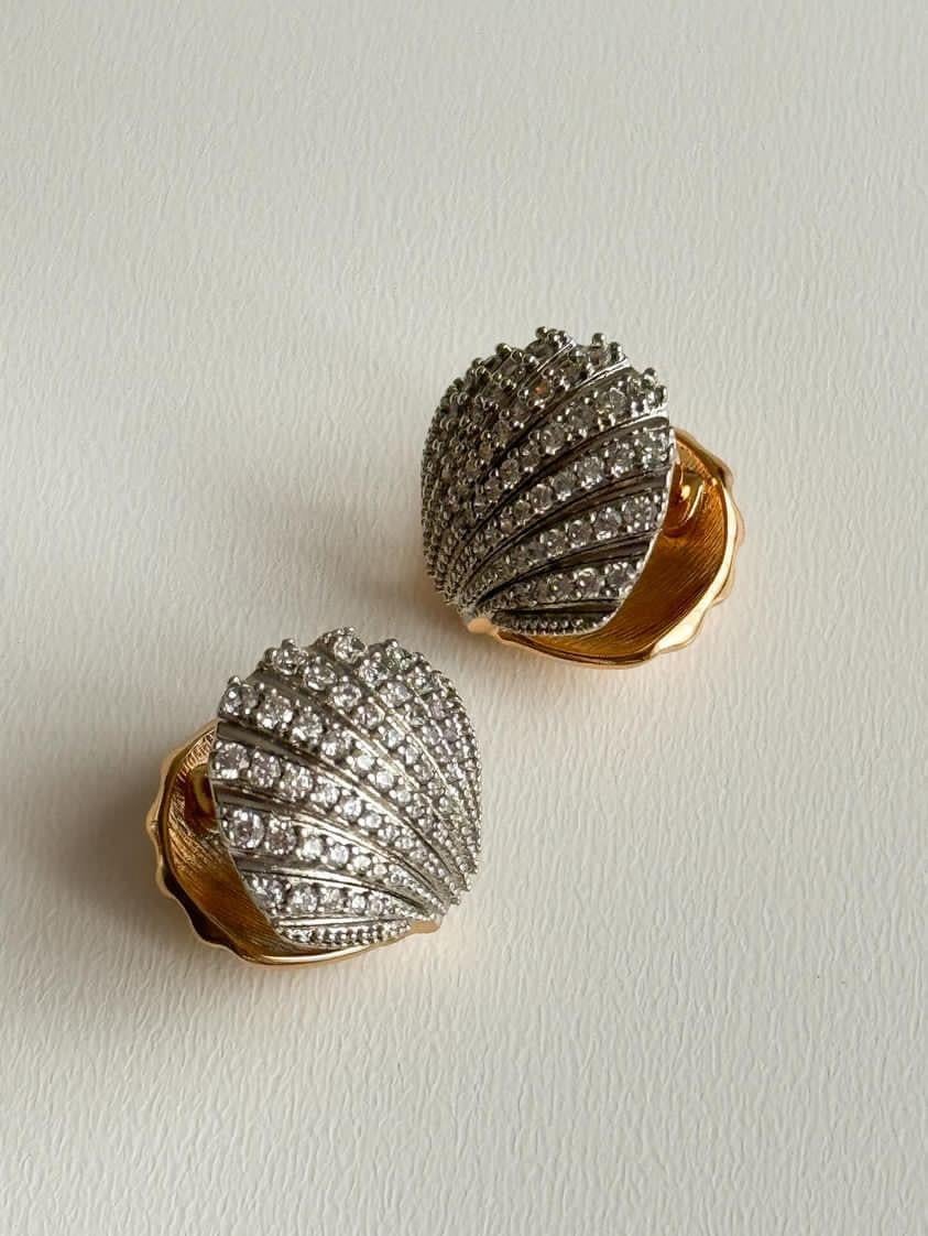 Xuping Zirkon Taşlı İstiridye Küpe (1.5 Cm)