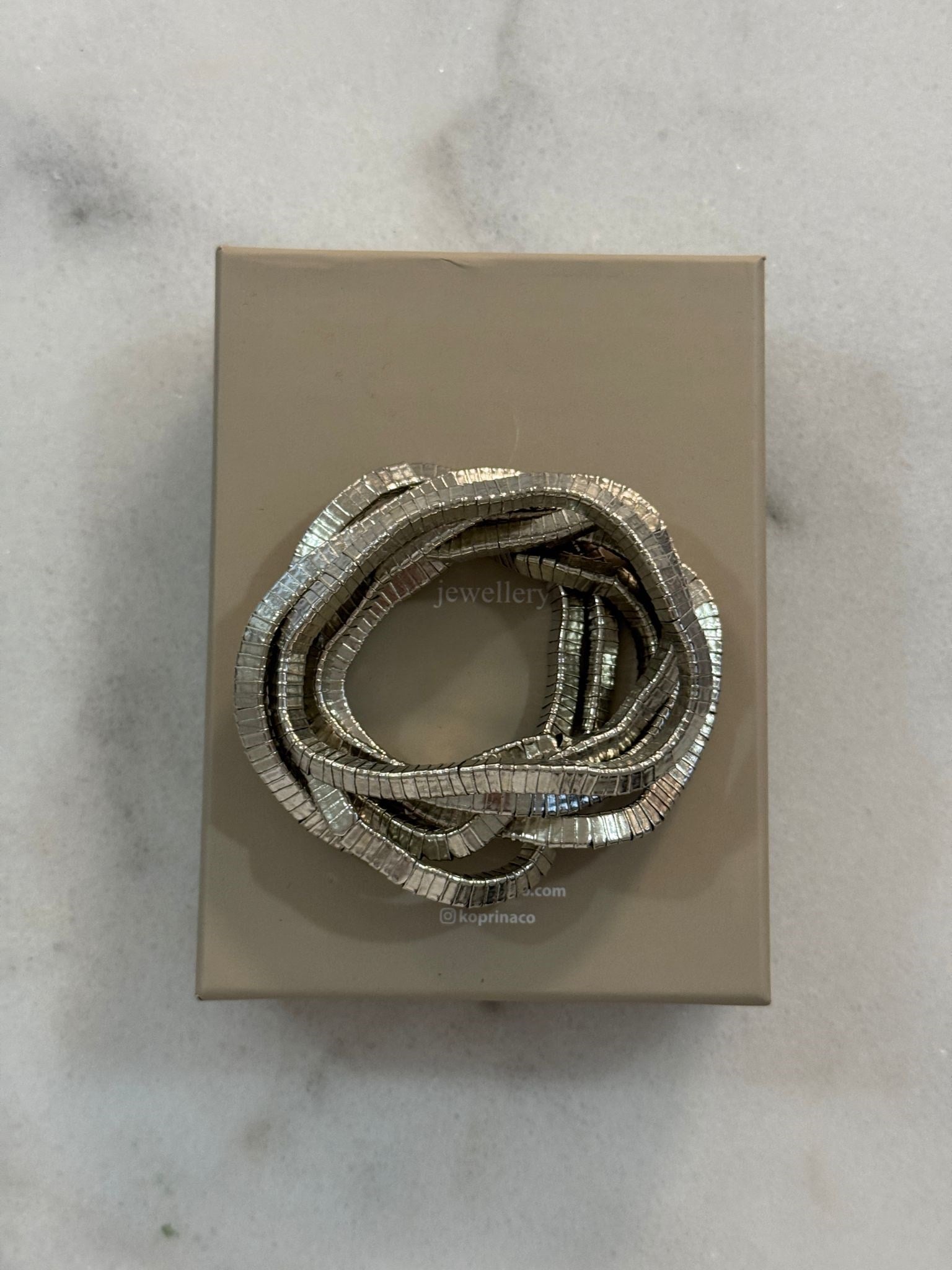 Zara Model Gümüş Renk 7'Li Lastikli Bileklik