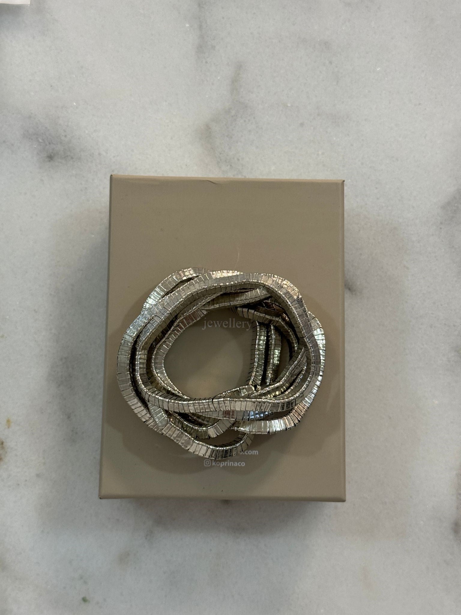 Zara Model Gümüş Renk 7'Li Lastikli Bileklik