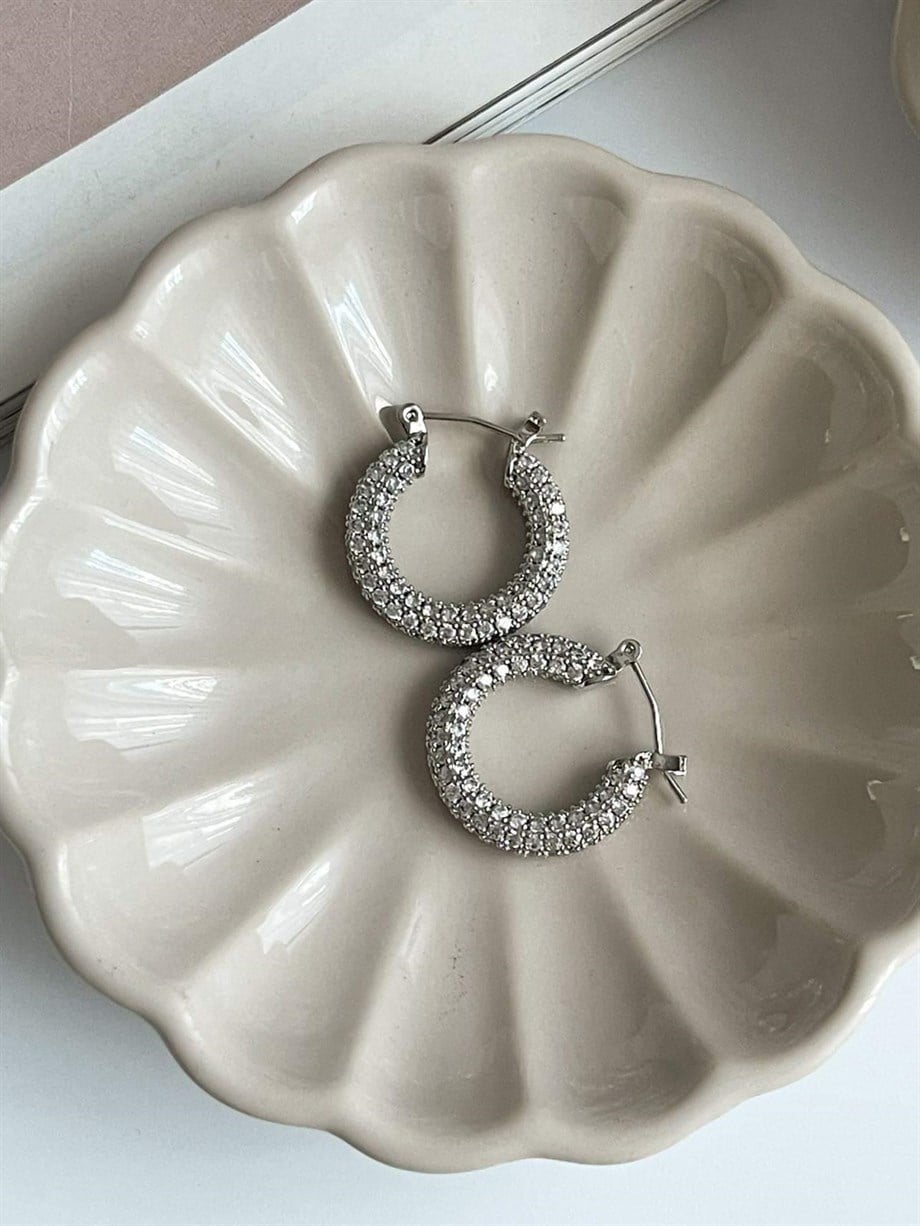 Zirkon Taşlı Gümüş Renk Vip Halka Küpe (2.20 Cm)