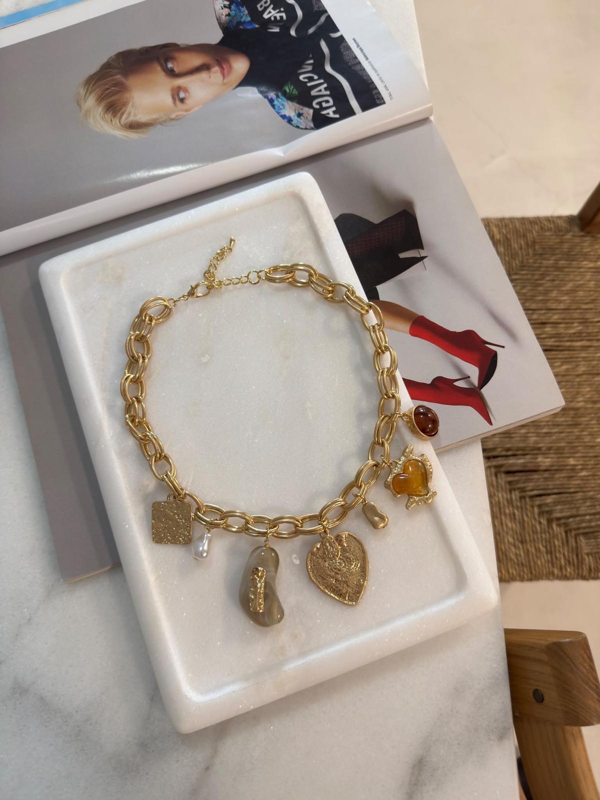 Zr Model Gold Sallantılı Kalpli Kolye (51 Cm)