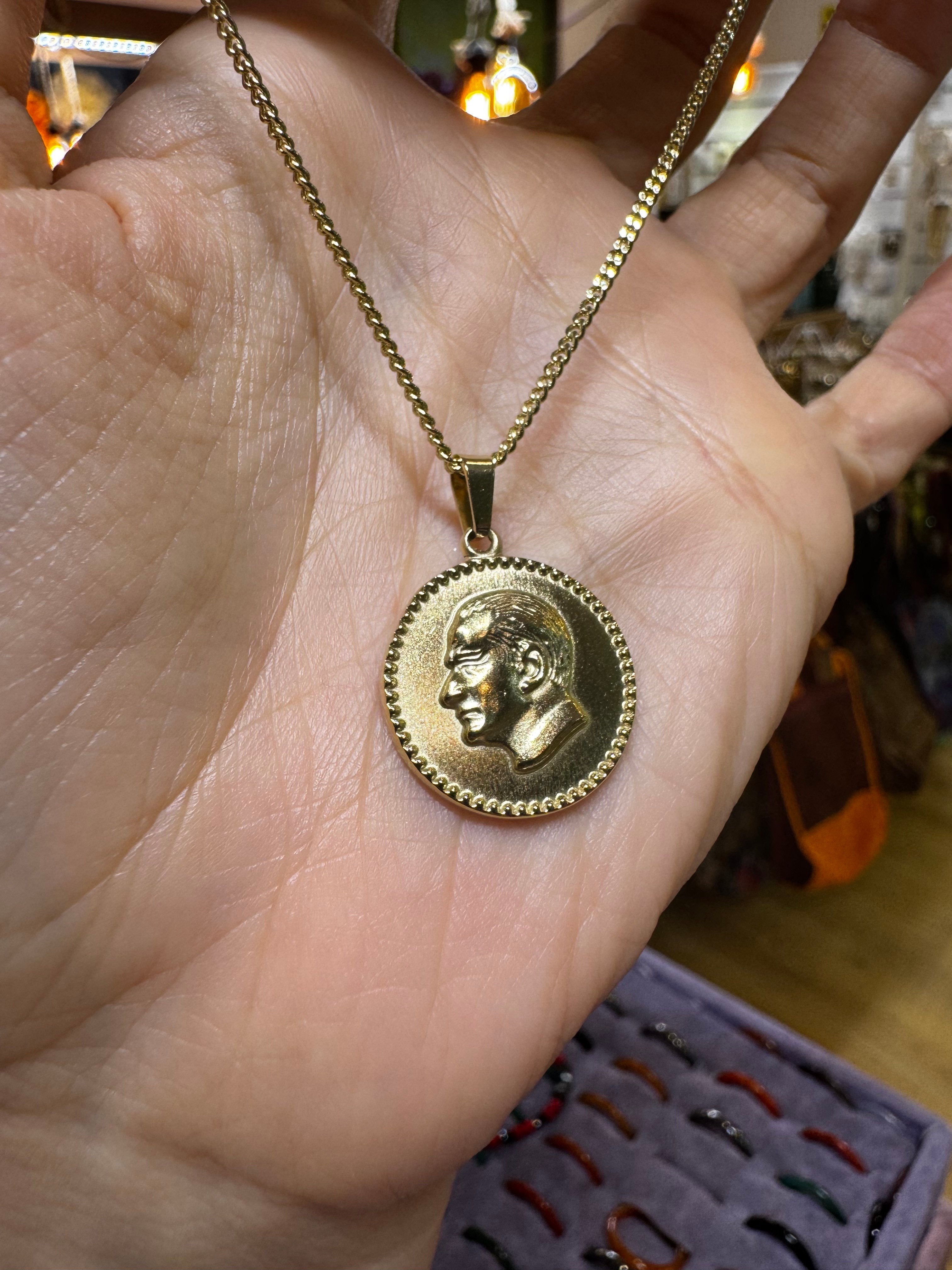 Atatürk Kolye